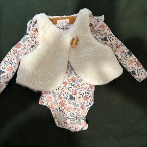 ❤️ 3 for $15 Baby Floral Bodysuit with Faux Fur Vest